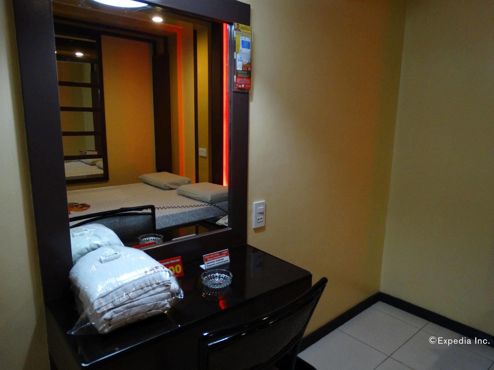 Hotel Sogo Buendia Pasay Eksteriør bilde