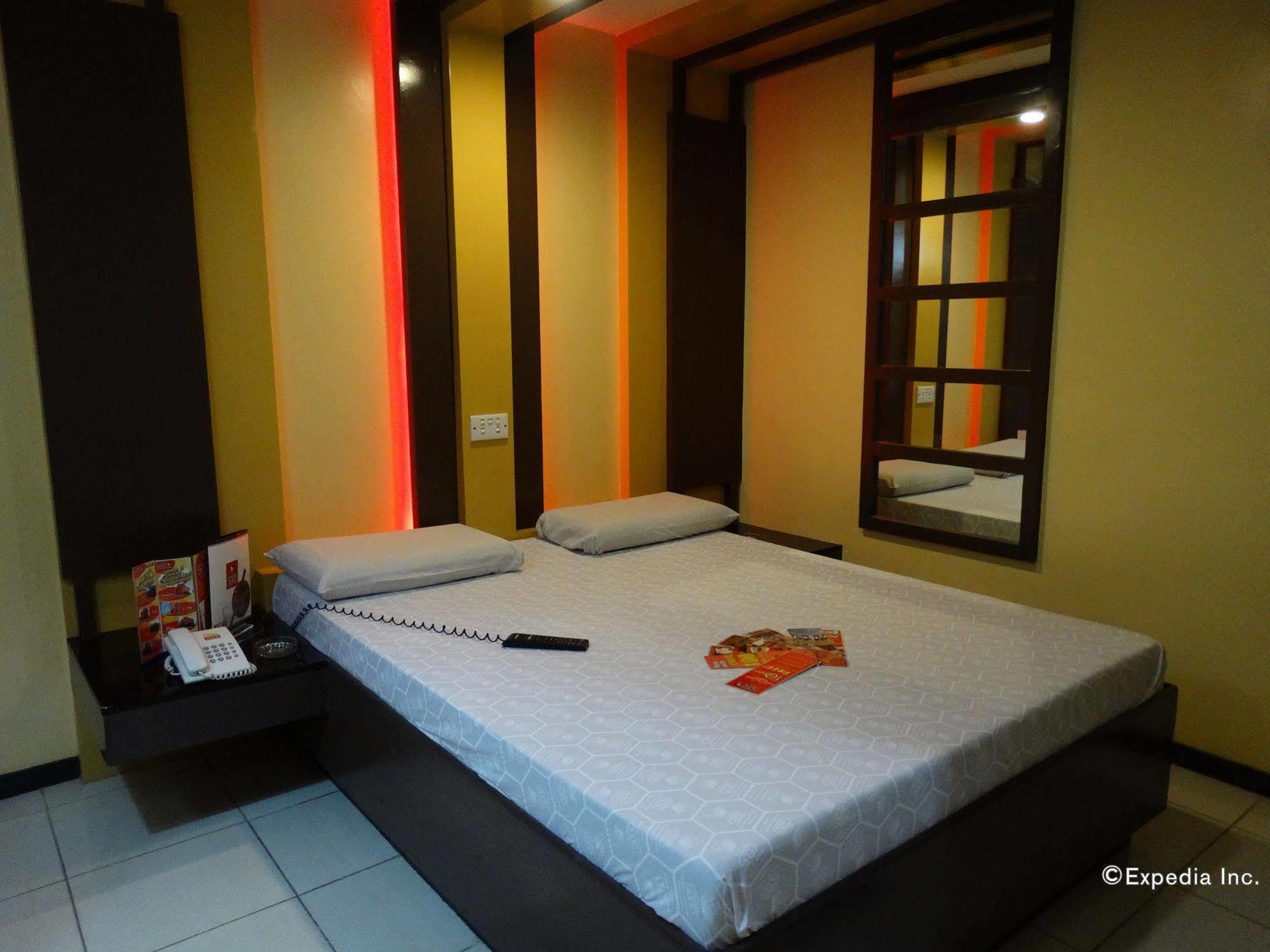 Hotel Sogo Buendia Pasay Eksteriør bilde