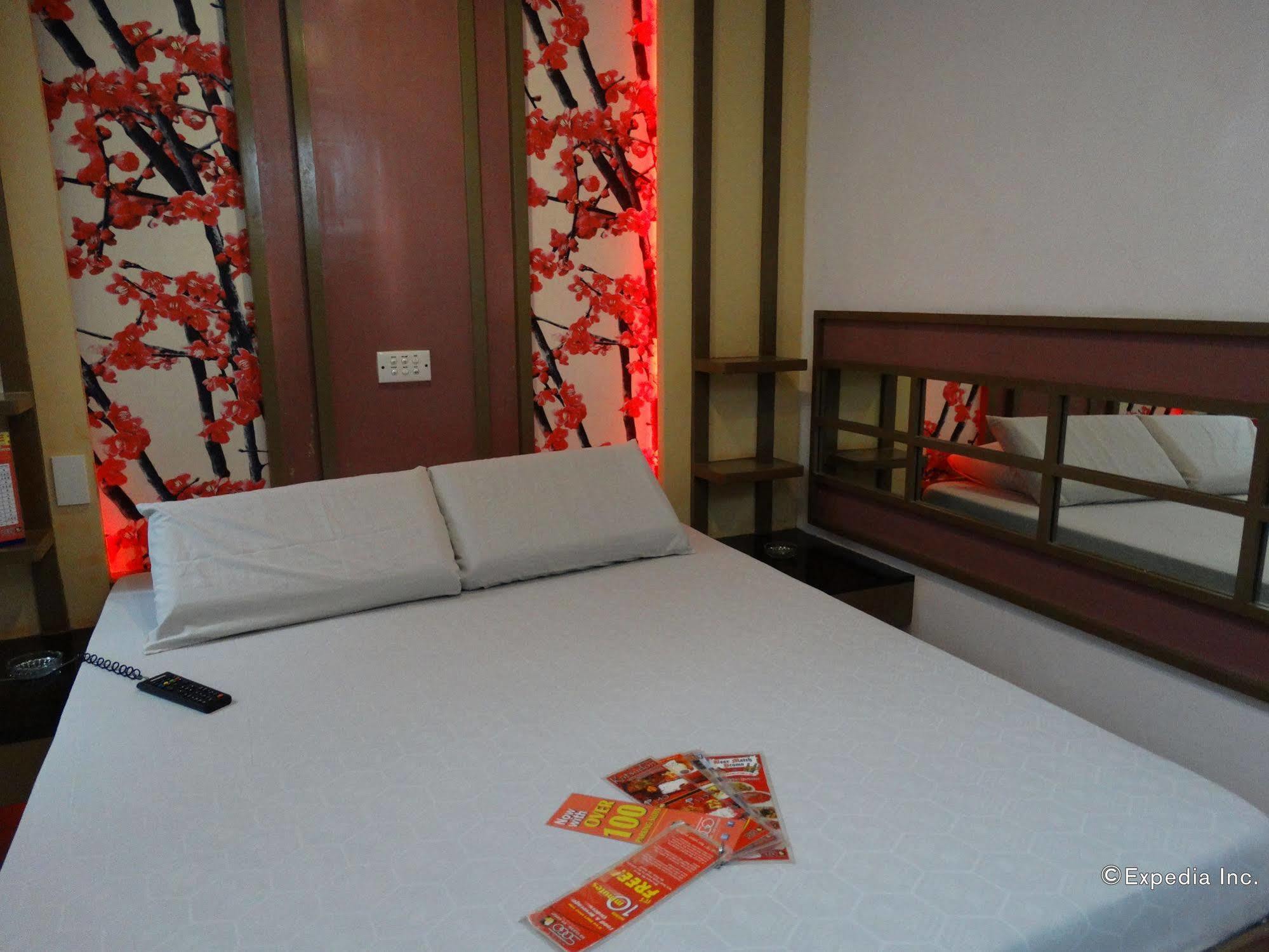 Hotel Sogo Buendia Pasay Eksteriør bilde
